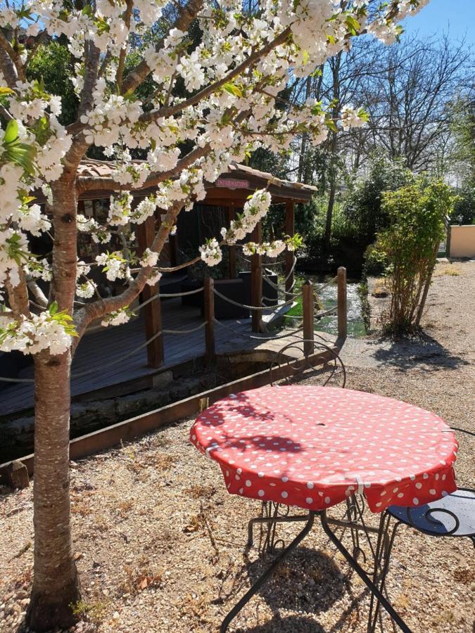 Hotel Le Moulin du Bleufond à Montignac-Lascaux Extérieur photo